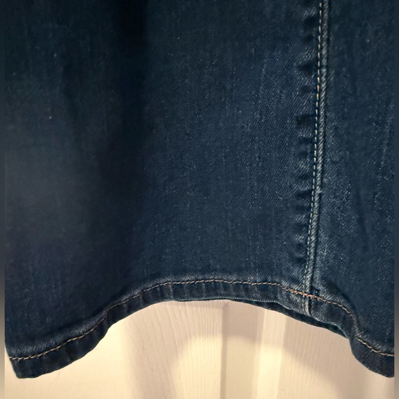 American Eagle Favorite Boyfriend Jeans Size 8 Regular Stretch Dark Wash - Picture 3 of 10